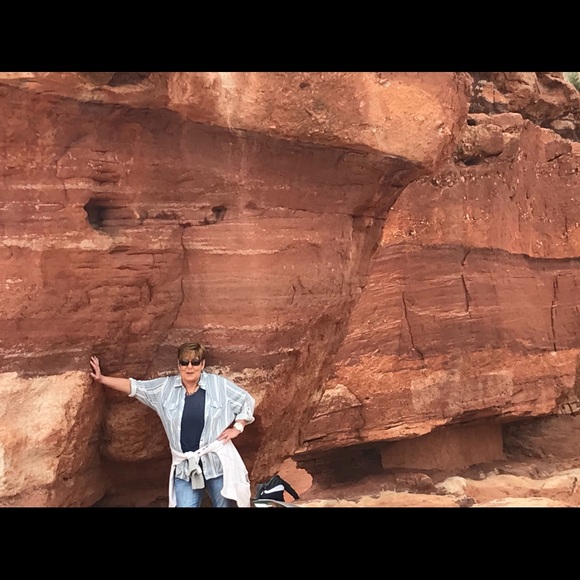 Meet your Posher, Lori - Picture 5 of 11